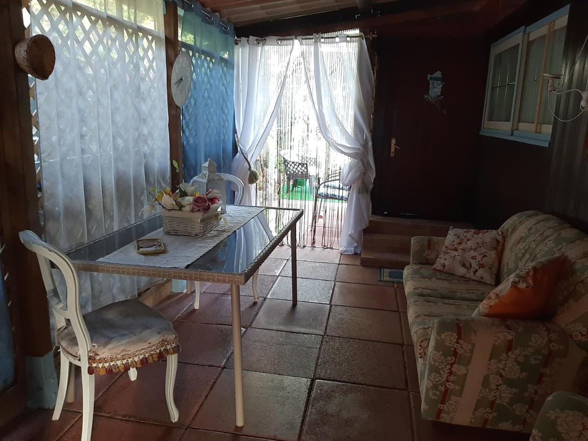 Tom E Jerry Bed & Breakfast Domus De Maria Exterior photo